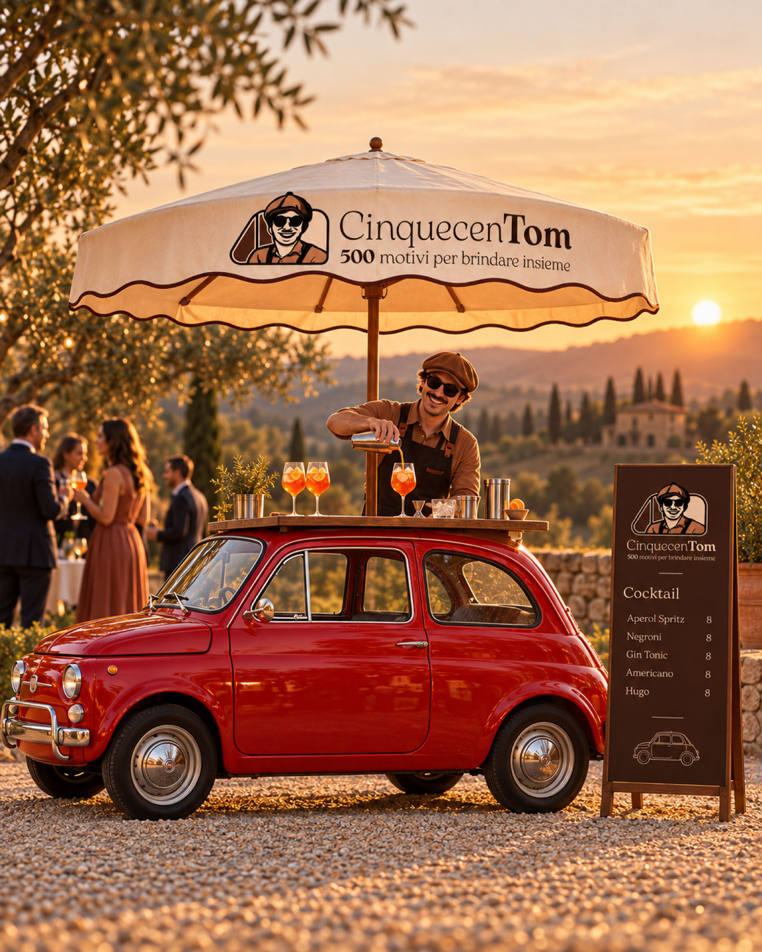 Cocktail CinquecenTom al tramonto con Fiat 500 sullo sfondo
