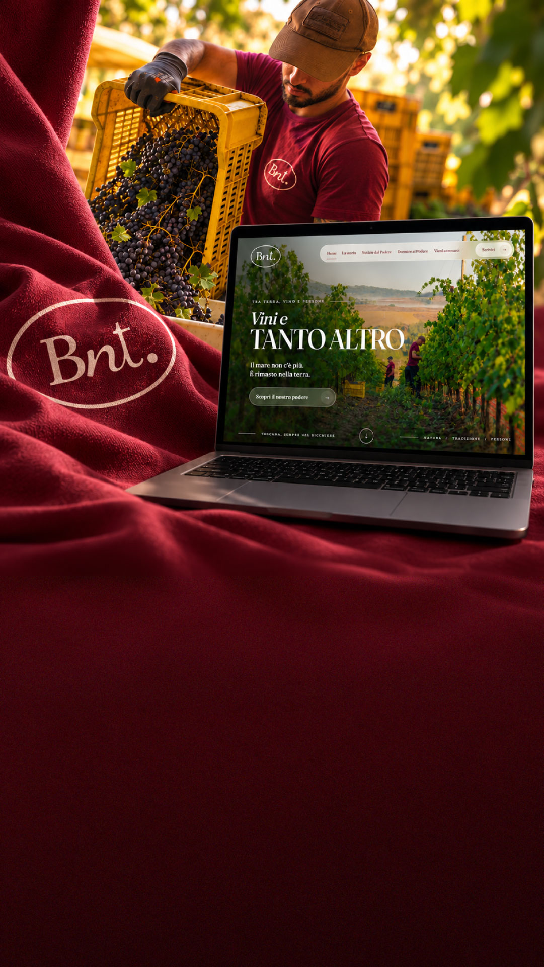 Francesco Banti rovescia una cassetta d’uva, accanto al marchio BNT e al mockup del sito web