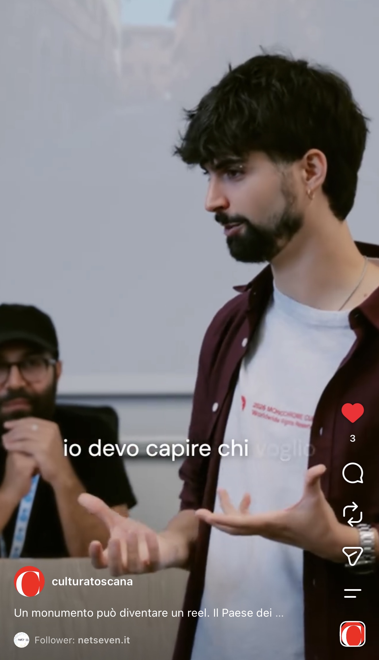 Un momento dell’incontro con Pietro in primo piano, dal reel di Cultura Toscana