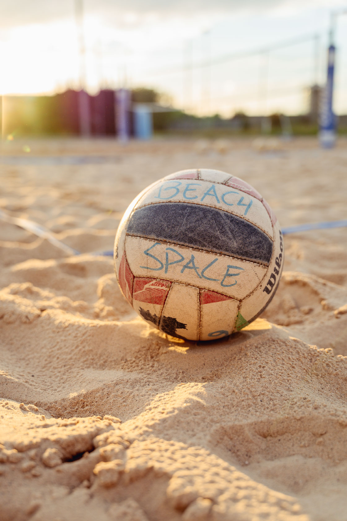 Dettaglio della palla da gioco a Beach Space Pisa